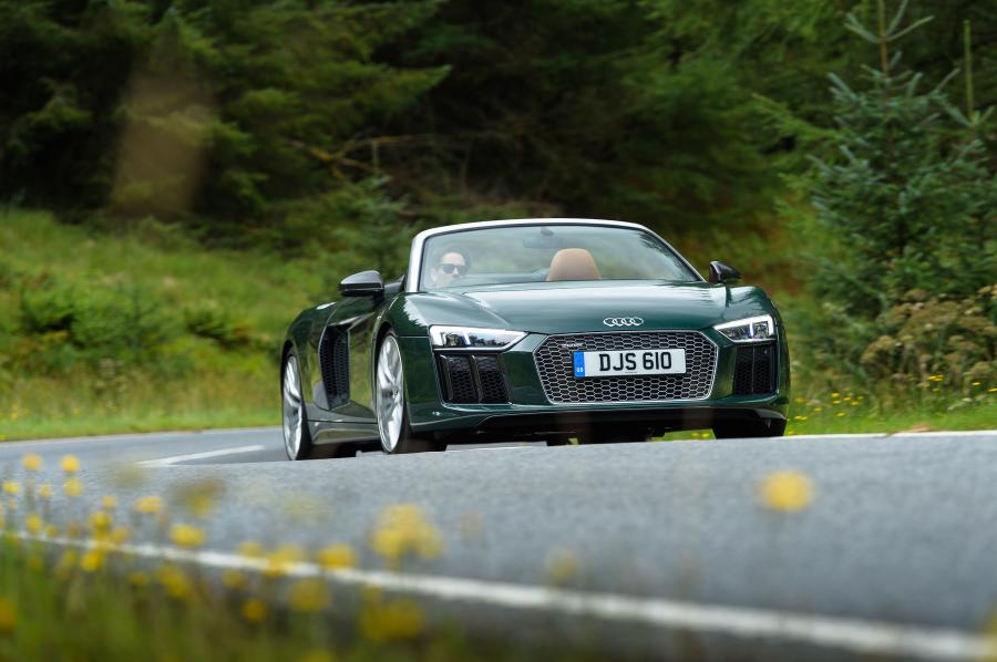  Audi R8 Spyder V10 Plus 2017 года  (UK) (фото 23 из 40)